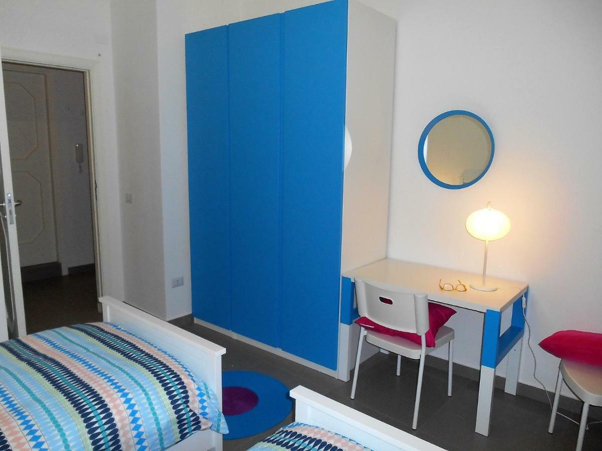 Casa Vacanza "Al Vicolo Delle Colonne" Салерно Екстериор снимка
