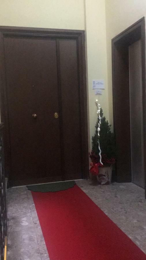 Casa Vacanza "Al Vicolo Delle Colonne" Салерно Екстериор снимка