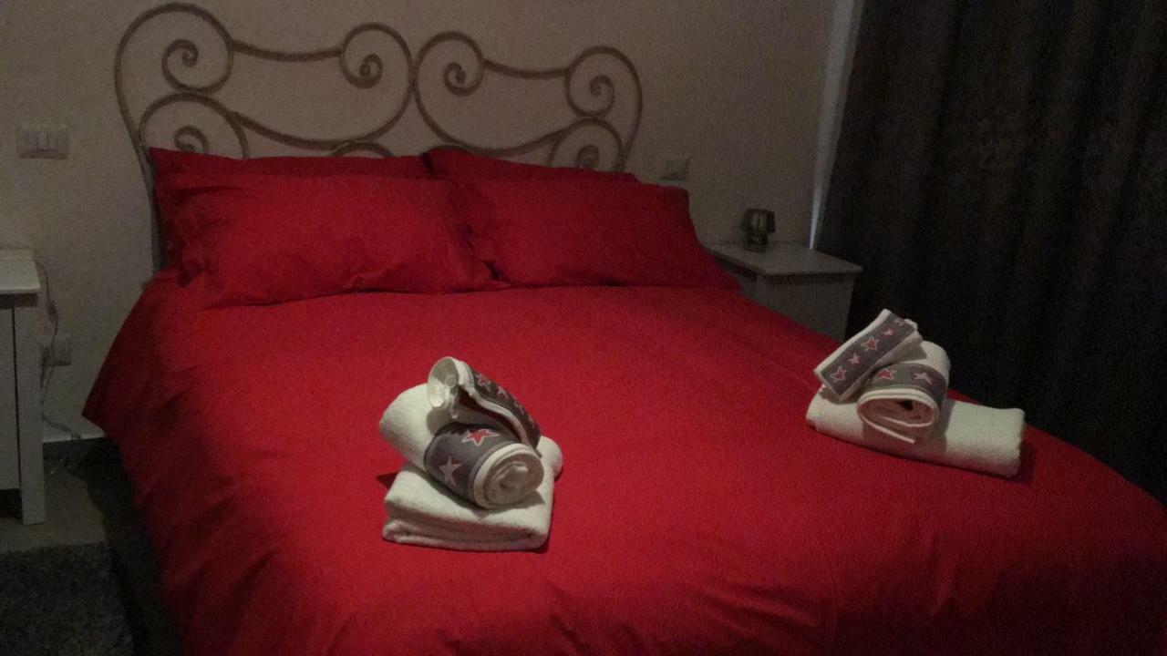 Casa Vacanza "Al Vicolo Delle Colonne" Салерно Екстериор снимка