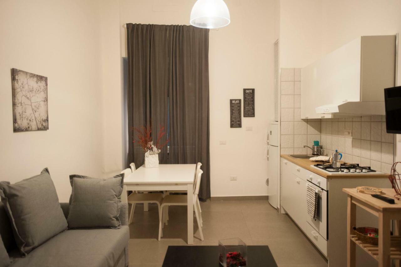 Casa Vacanza "Al Vicolo Delle Colonne" Салерно Екстериор снимка