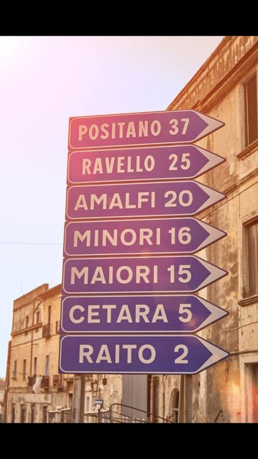 Casa Vacanza "Al Vicolo Delle Colonne" Салерно Екстериор снимка
