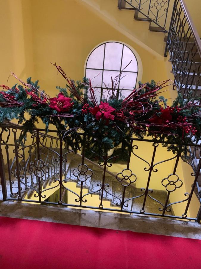 Casa Vacanza "Al Vicolo Delle Colonne" Салерно Екстериор снимка